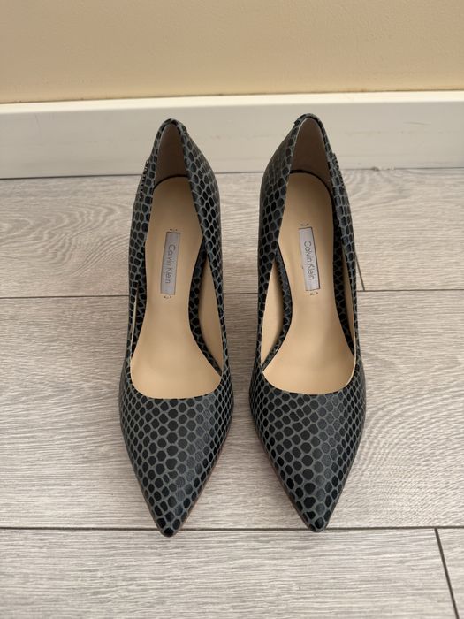 Calvin Klein  pantofi 37  9cm