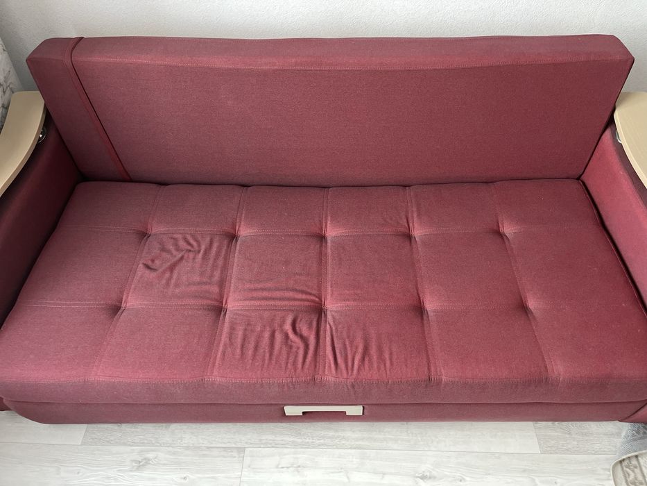 Продаеться диван (раскладываеться в кровать)
