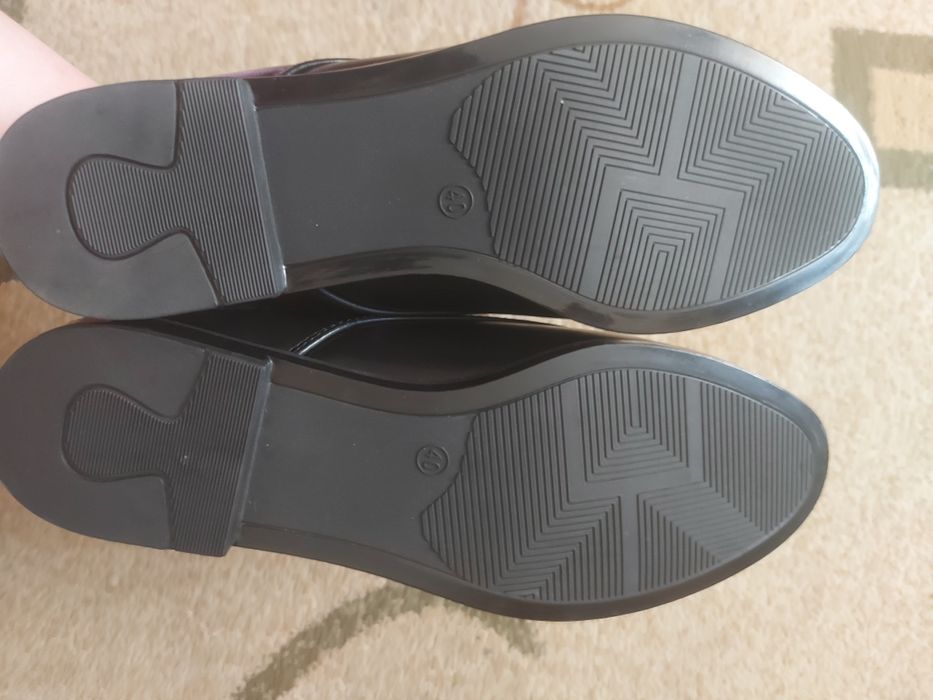 Продам женскую обувь