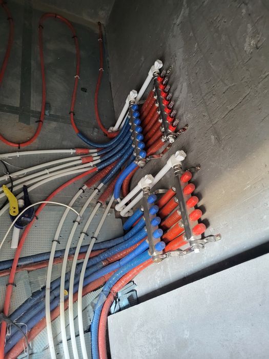 Qibrayda 3 soth 2 etajli 8 honali uy sotiladi