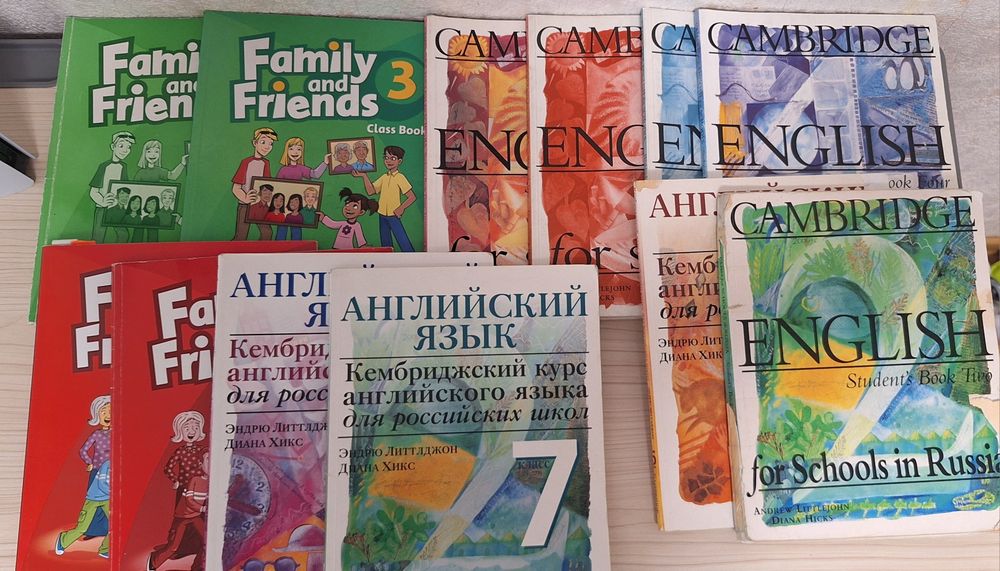 Продам книги в одни руки , срочно