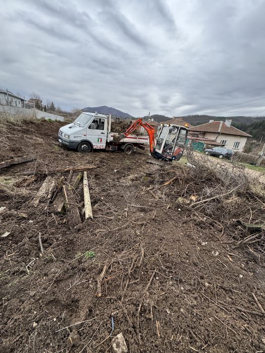 Услуги с Мини багер, Бобкат,Тристранен самосвал,Пътна помощ.