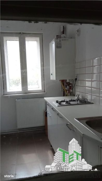 Casa 6 camere de inchiriat , activitate comerciala sau office , parcar