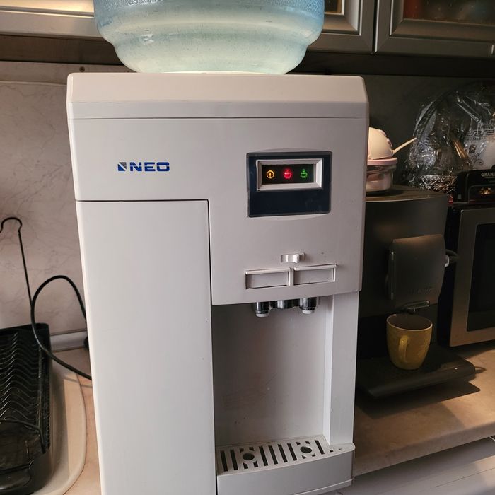 Диспенсър за вода.