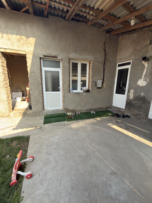 Qorasoaroyd 1.1 sotiq uchaska sotiladi srochno