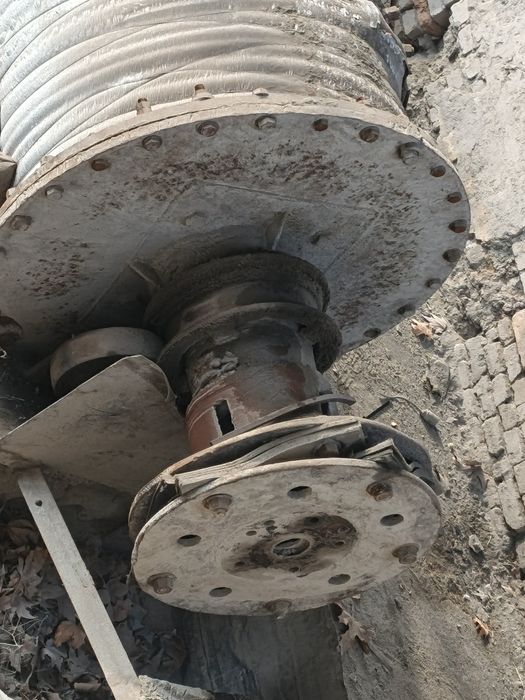 Дробилка срочно  сотилади