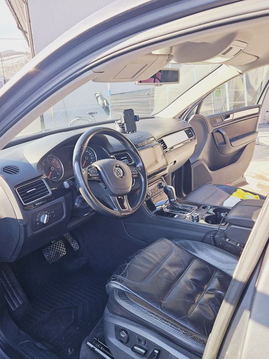 Vand vw touareg  din 2010 nu fac schimb