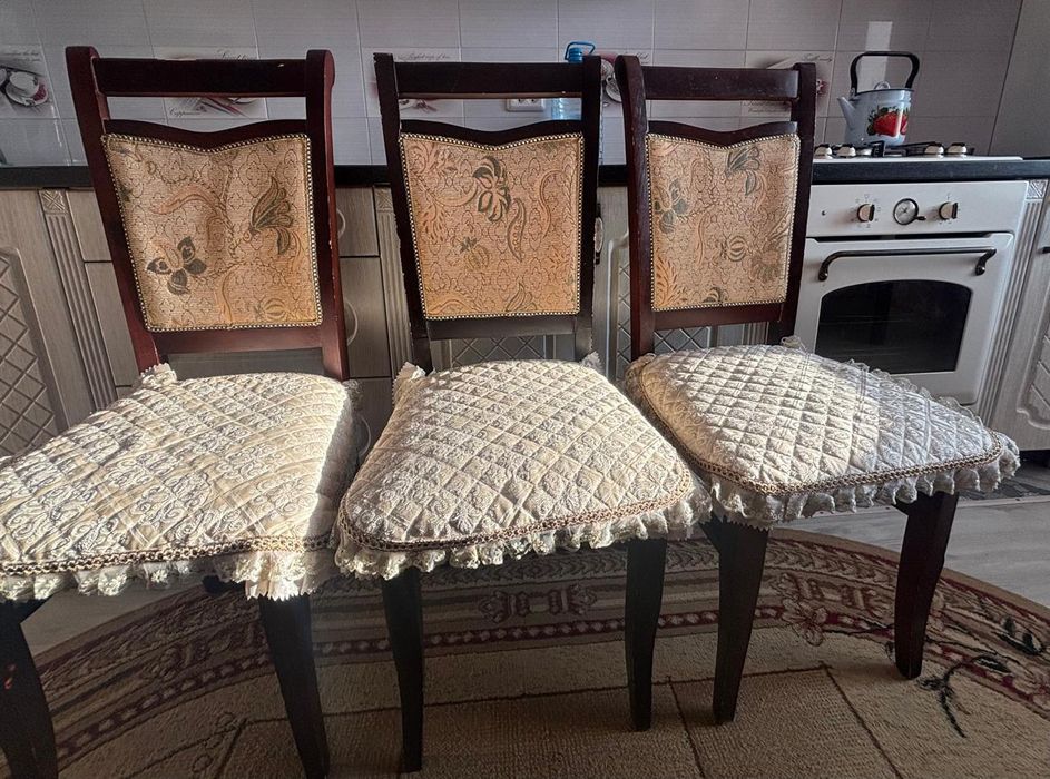 Стол 2 метра и 6 стульев