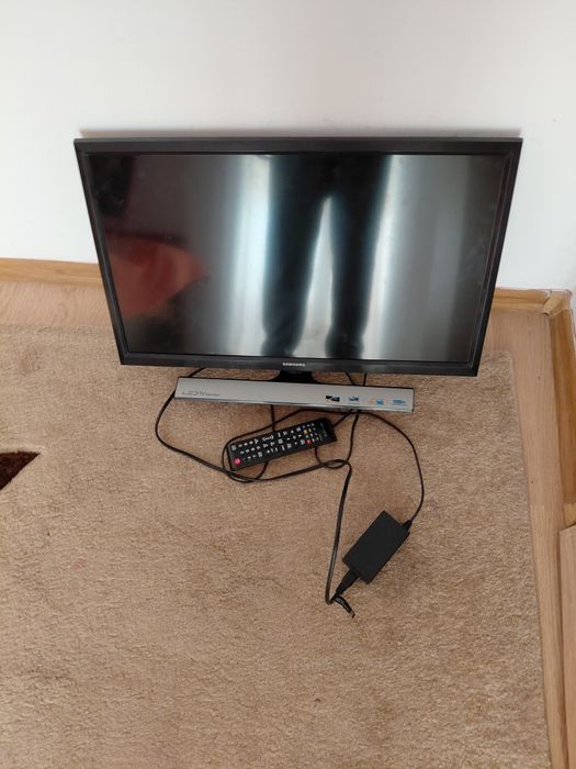 Vind monitor TV  Samsung gigonala 60 + unul de 80 diagonala