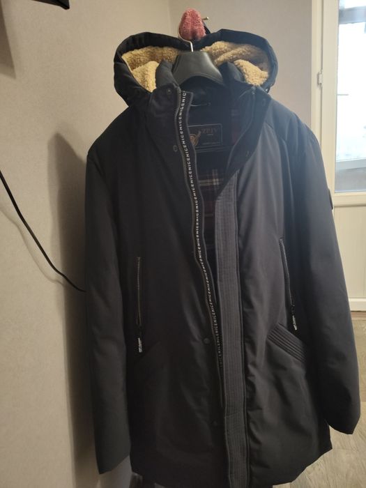 Продам новую куртку