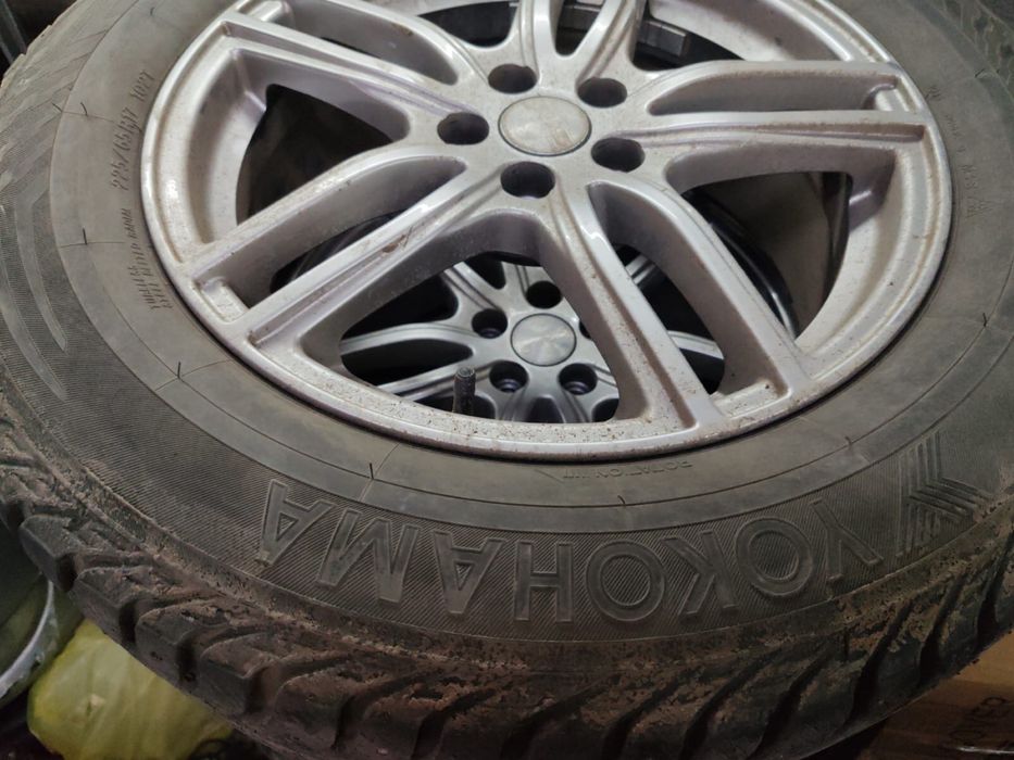 Продам зимнюю резину