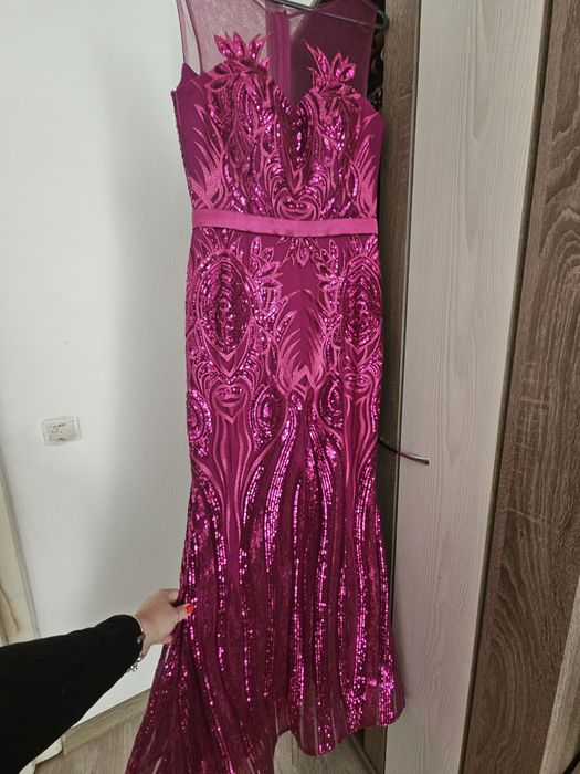 Rochie de seara, tip sirenă