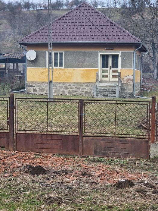 Vind Casa la Lunciu de Jos
