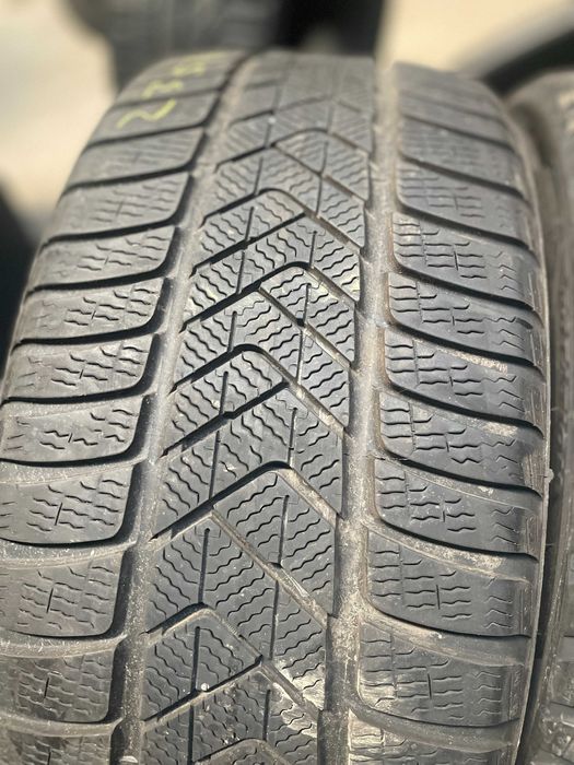 2x 235 35 20 Pirelli Sottozero 3 (IARNA)