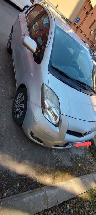 Vând Toyota Yaris