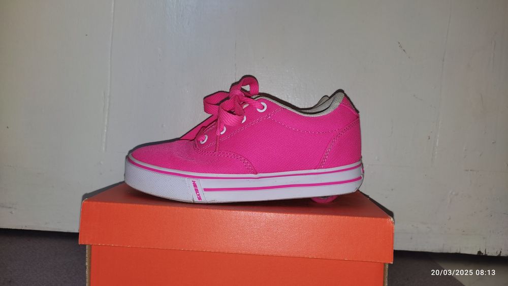 Маратонки с колелца HEELYS