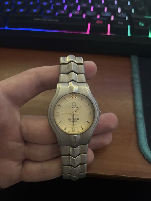 Ceas OMEGA quartz – stare bună, NECONFIRMAT funcțional