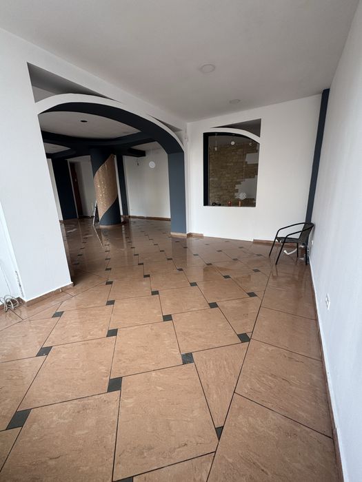 Spatiu Comercial De inchiriat