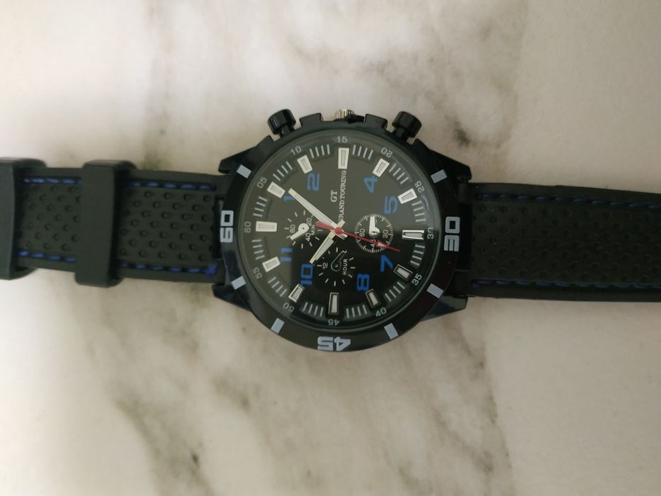 Trei ceasuri bărbătești noi