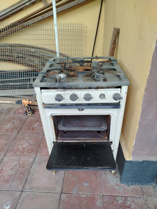 Газ плита сотилади срочна