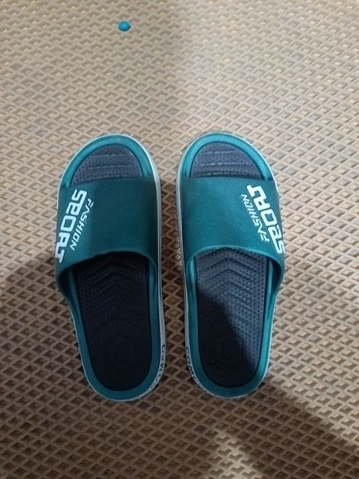 Продам летние сланцы