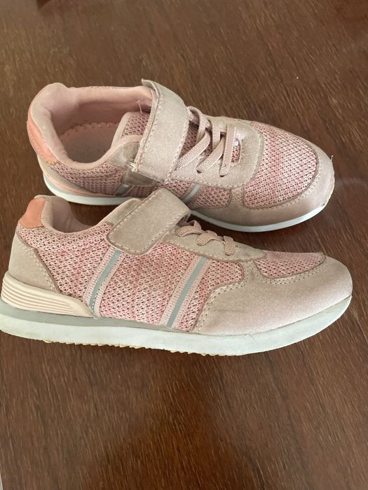 Кроссовки детские