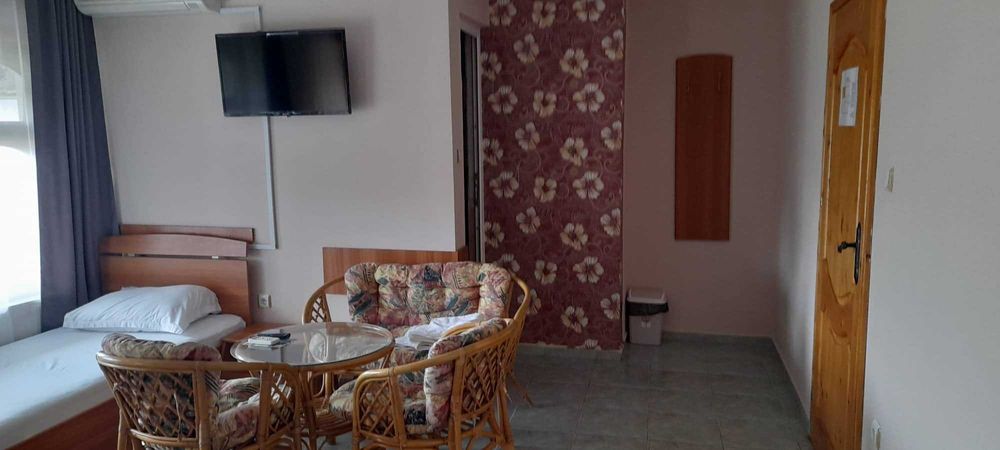 Продава се Хотел в Каварна - 1200 кв.м за 638 €/кв.м - Снимка #7