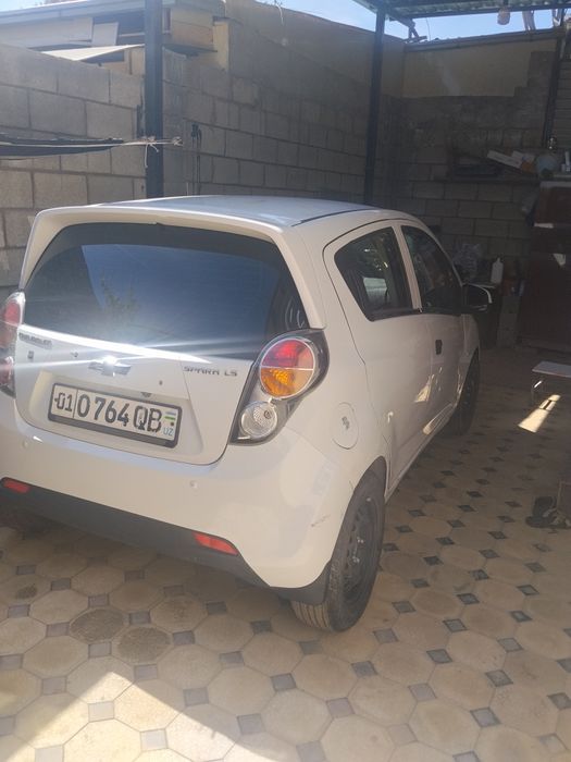 Продам спарк 2010 автамат возможно обмен на Матиз