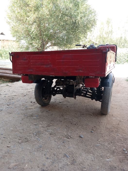 Мотороллер сотилади хатирчида