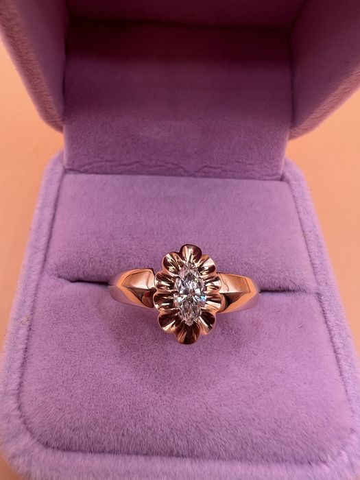 Продам золотое кольцо.