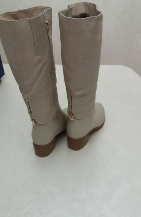 Продам зимние сапоги