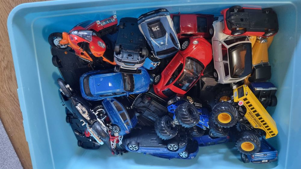 Lot masinute jucarii copii ramase de la cel mic stare foarte buna