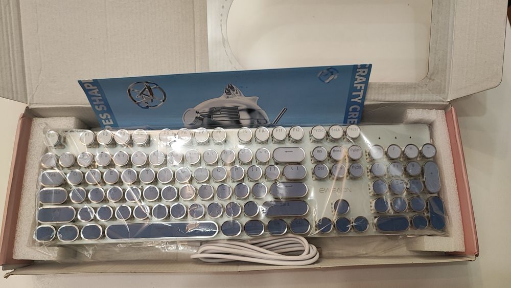Чисто Нова Механична Клавиатура