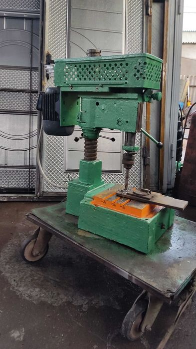 Сверлильный станок