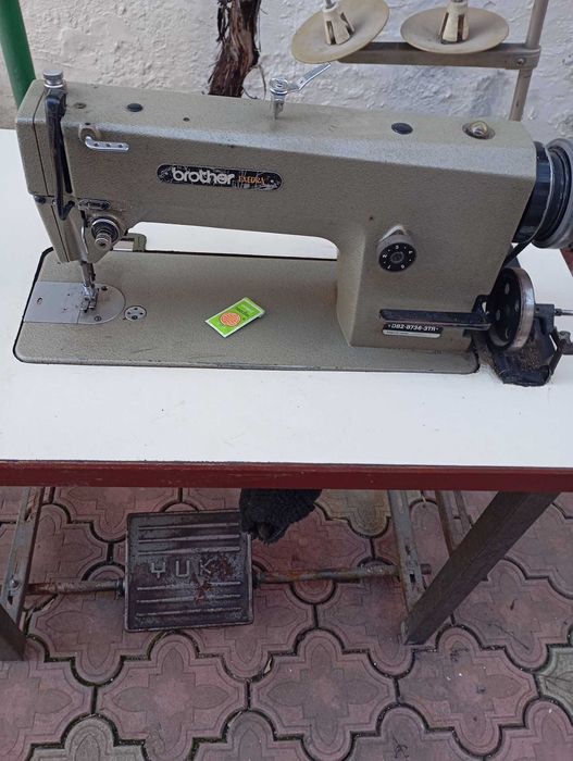 Vând triplok  Brother și cadou o mașina liniară Brother