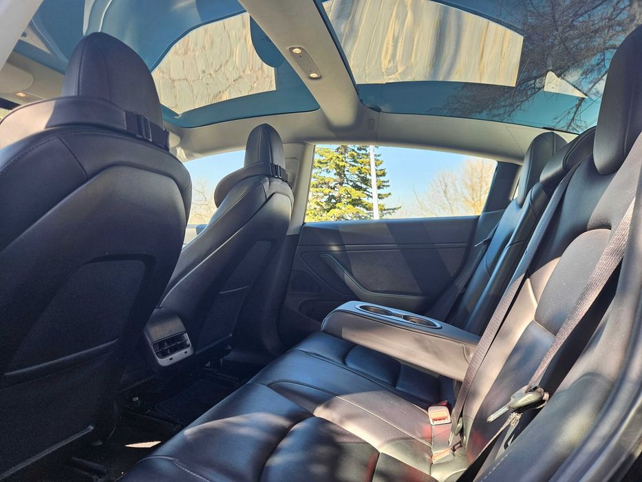 Tesla Model 3 Long Range AWD – 434 CP – TVA DEDUCTIBIL