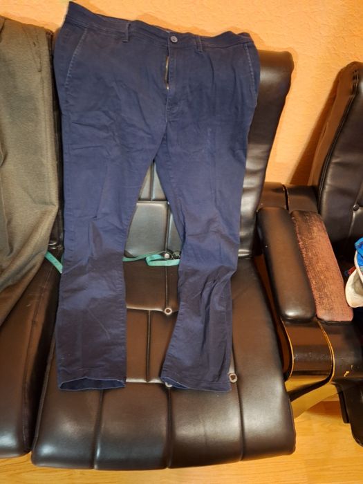 Продавам 5 броя дънки и панталони / 32 и 33номер