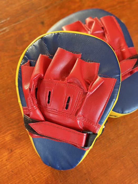 Перчатки и Лапка перчатка для бокса