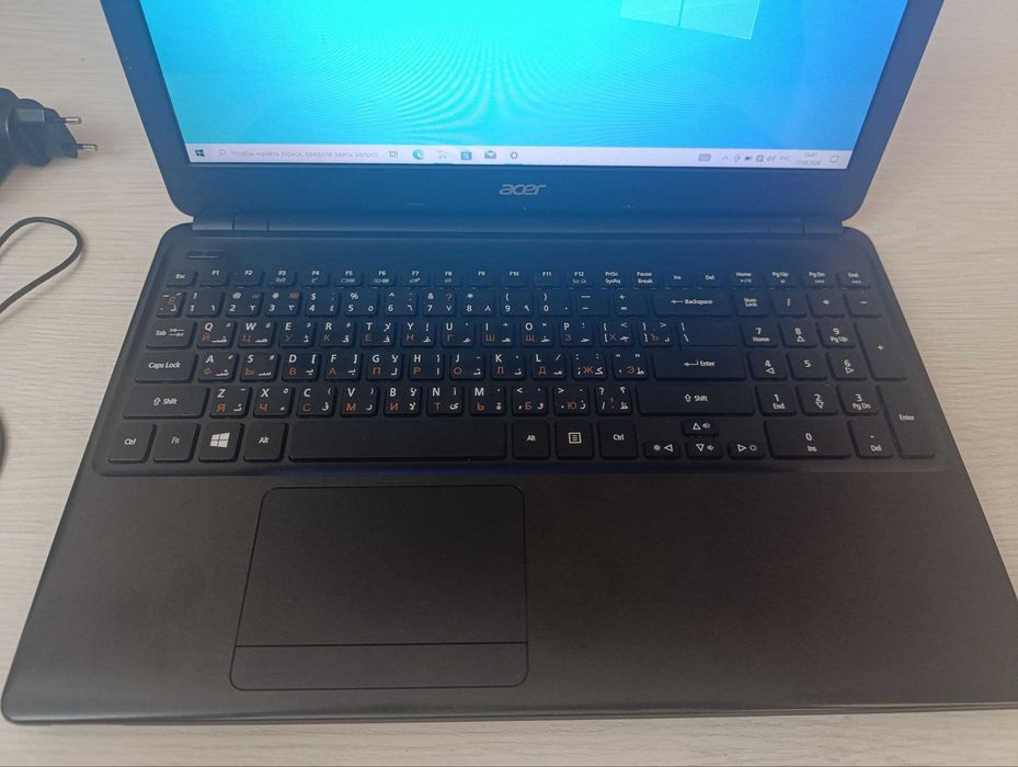 Srochna noutbuk sotiladi Acer Aspire E1 Hotirasi 1 TB