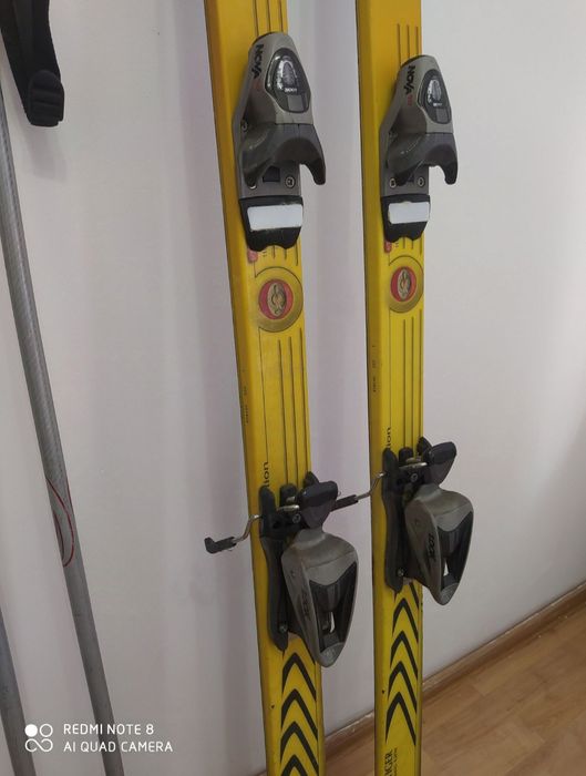 Срочно продам лыжи для халифа 2 пары