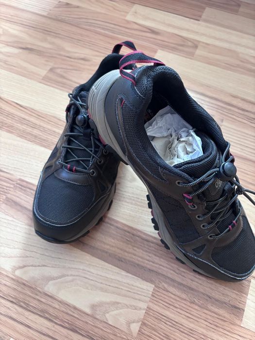 SKECHERS outdoor waterproof