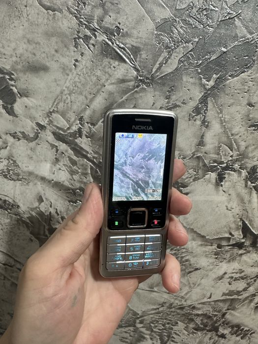 Продам Nokia 6300.