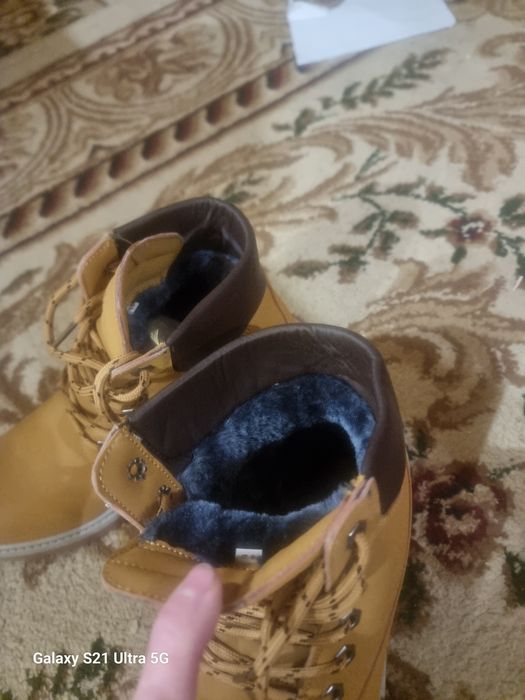 Новый мужской ботинок