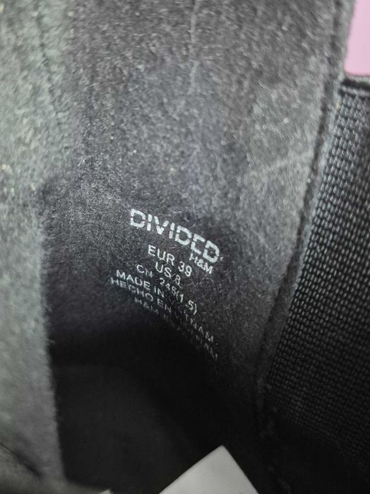 Дамски велурени боти 10€.