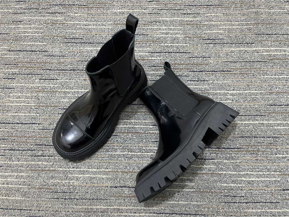 Ghete Balenciaga Calitate Premium