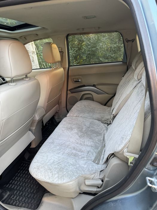 Mitsubishi Outlander XL