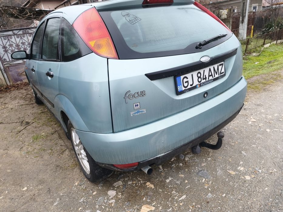 Vând Ford focus 1