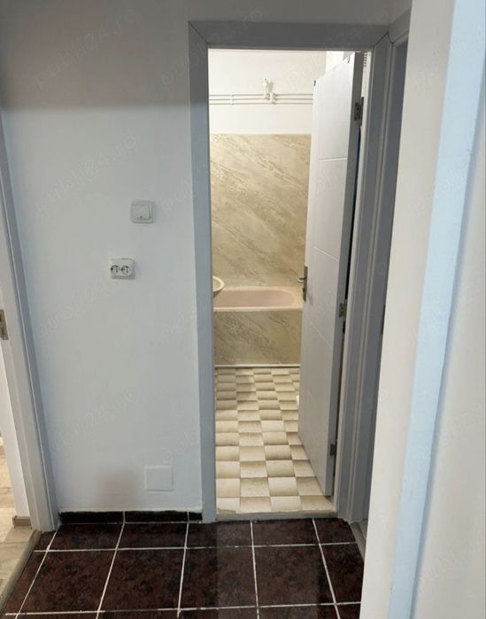 Vand apartament 2 camere, decomandat, confort 1,renovat,eta 2 ,mobilat, utilat,strada Pandurilor.