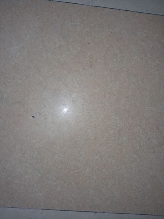 60×60 kafel sotladi