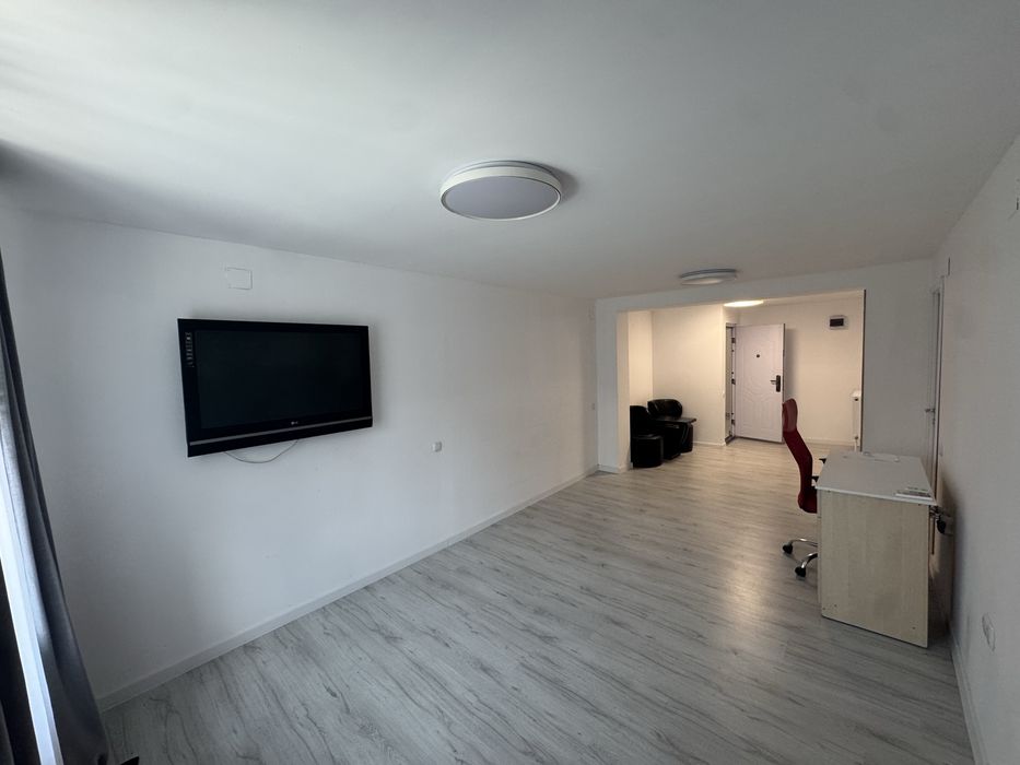 5 spatii comerciale/ Rusidava